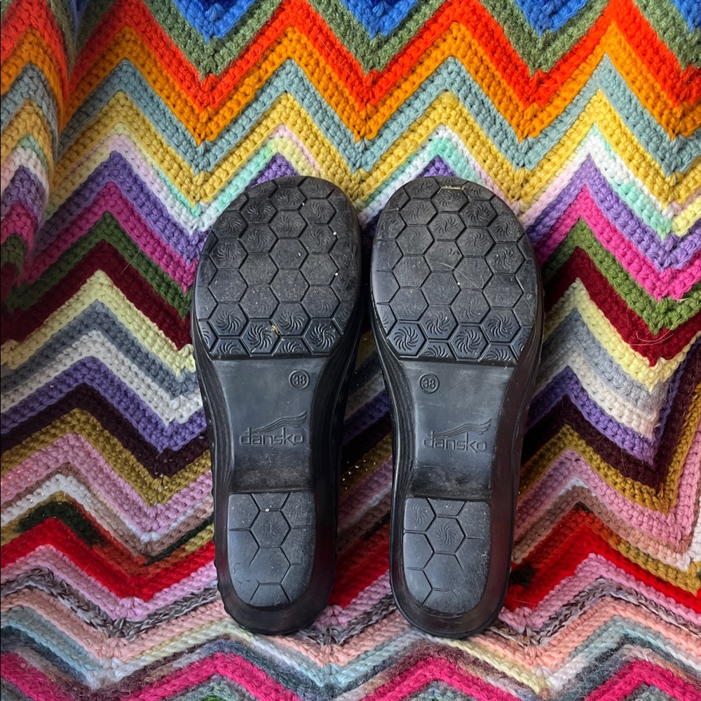 Dansko Pippa Laser Cut molded rubber clogs, mules. size 38, 7.5-8 - Picture 6 of 7